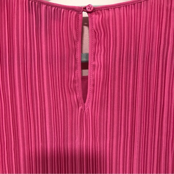Halogen Pink Azalea Sleeveless Pleated Georgette Top - Picture 4 of 8